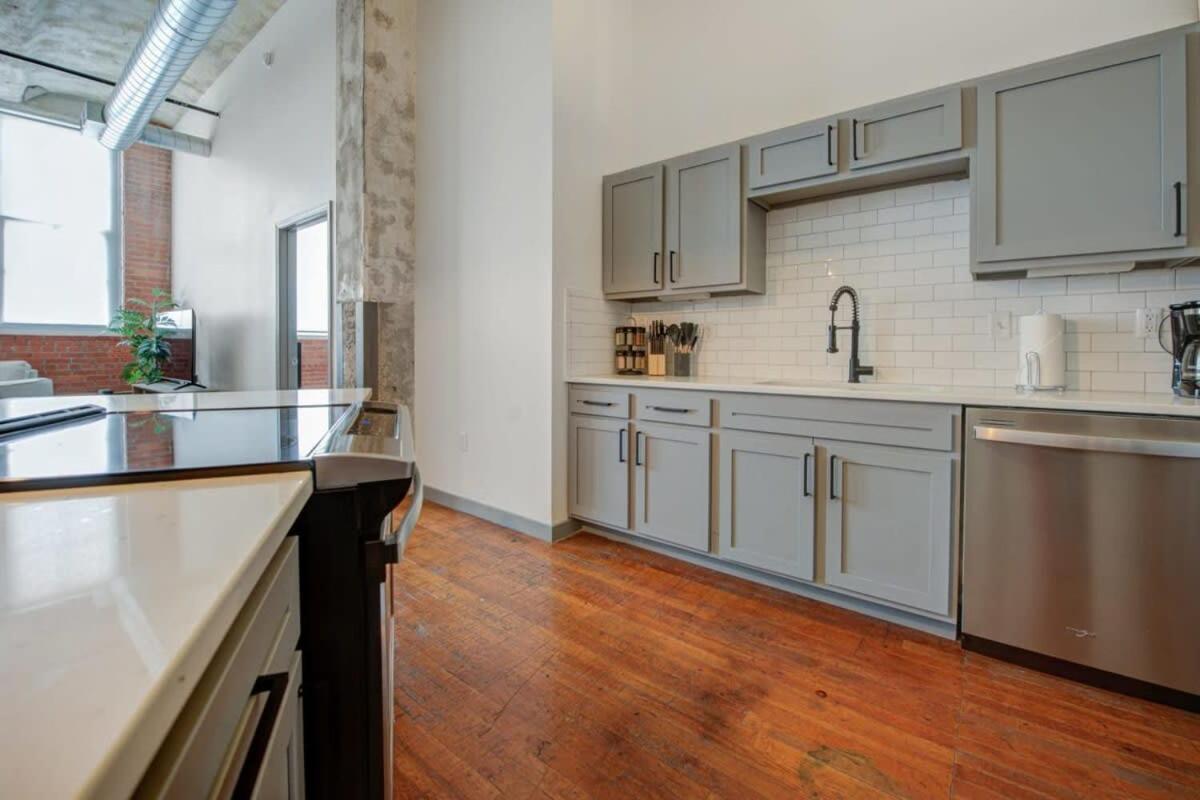 2Br 2Ba Spacious Historic Loft With Gym By Envitae Kansas City Luaran gambar