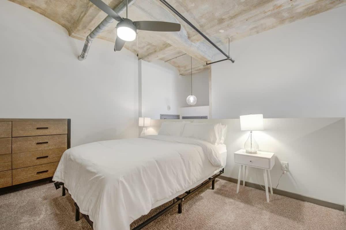 2Br 2Ba Spacious Historic Loft With Gym By Envitae Kansas City Luaran gambar