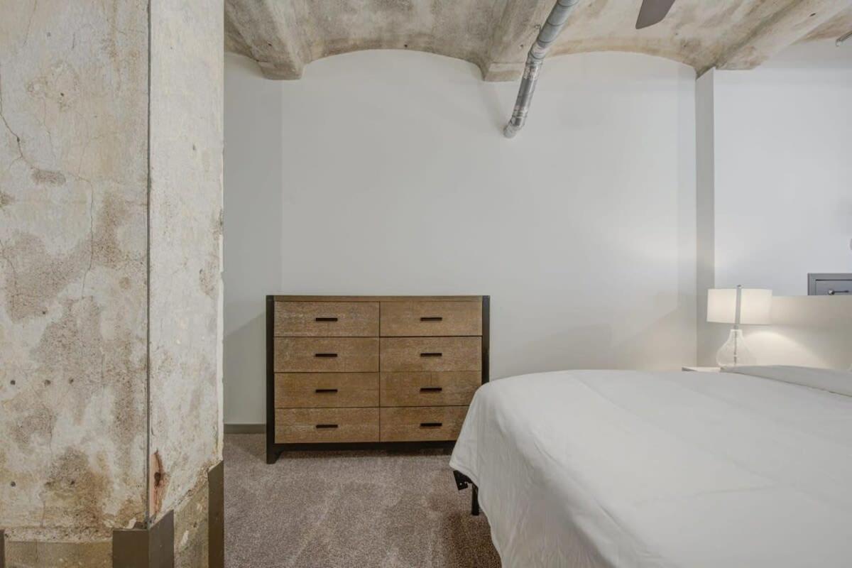 2Br 2Ba Spacious Historic Loft With Gym By Envitae Kansas City Luaran gambar