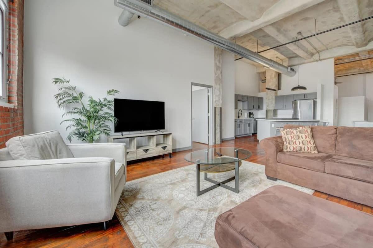 2Br 2Ba Spacious Historic Loft With Gym By Envitae Kansas City Luaran gambar