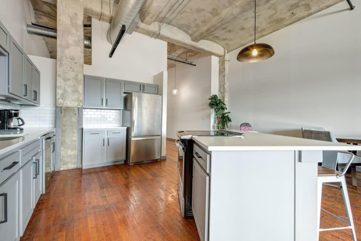 2Br 2Ba Spacious Historic Loft With Gym By Envitae Kansas City Luaran gambar